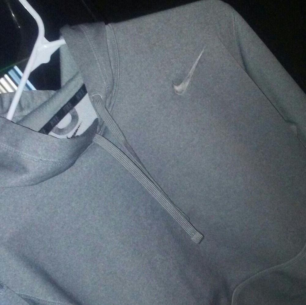 Nike therma fit hoodie